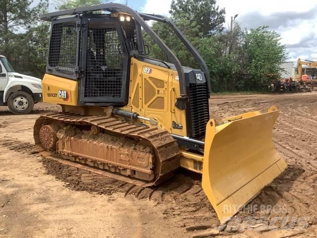 CAT D3 Kāpurķēžu buldozeri