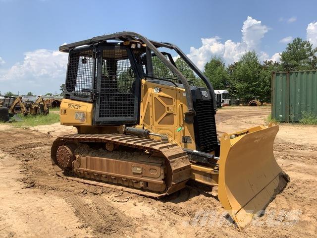 CAT D3 Kāpurķēžu buldozeri