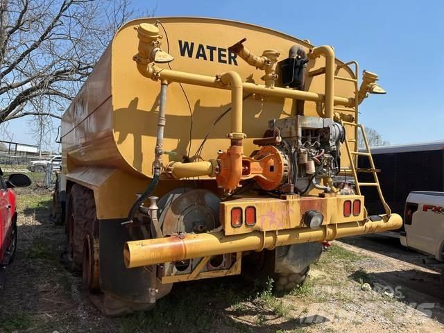 CAT D300D Ūdens mašīnas