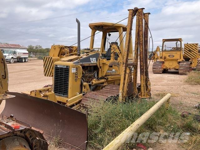 CAT D3G Cauruļvadu buldozeri