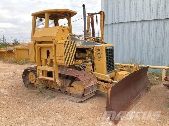 CAT D3G Cauruļvadu buldozeri