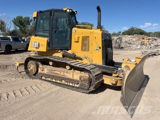 CAT D4 Kāpurķēžu buldozeri