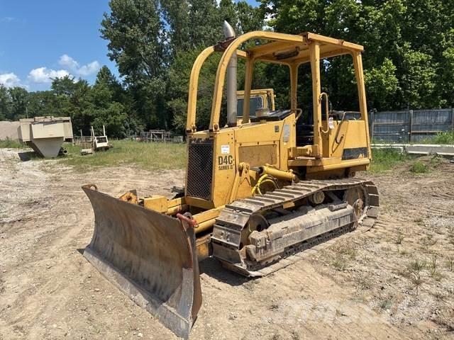CAT D4C Kāpurķēžu buldozeri