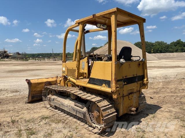 CAT D4C Kāpurķēžu buldozeri