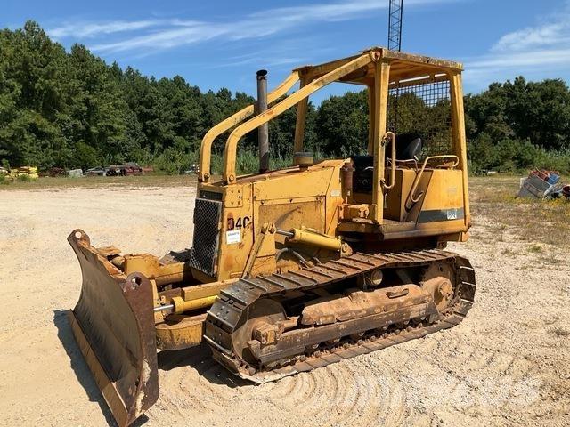 CAT D4C Kāpurķēžu buldozeri
