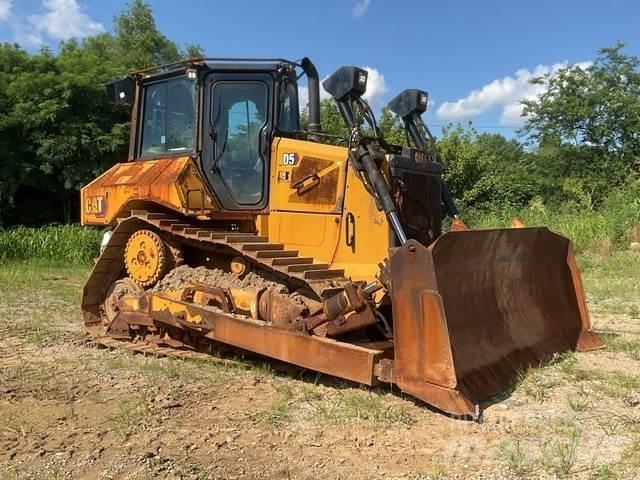 CAT D5 Kāpurķēžu buldozeri