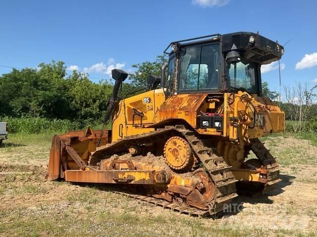 CAT D5 Kāpurķēžu buldozeri