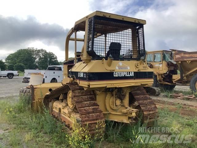 CAT D5M XL Kāpurķēžu buldozeri
