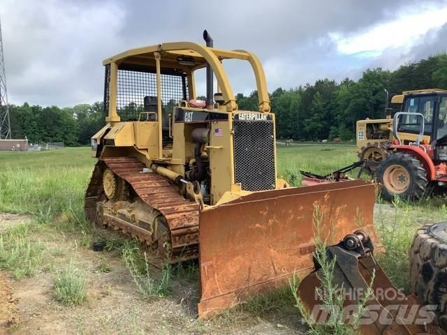 CAT D5M XL Kāpurķēžu buldozeri