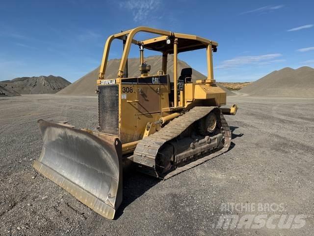 CAT D5M XL Kāpurķēžu buldozeri