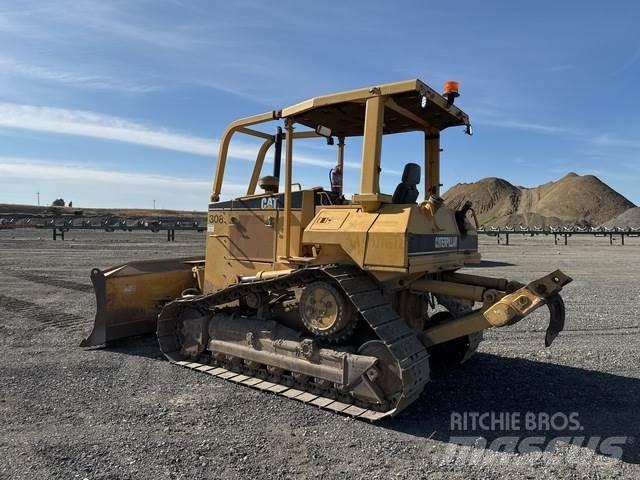CAT D5M XL Kāpurķēžu buldozeri