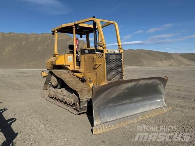 CAT D5M XL Kāpurķēžu buldozeri