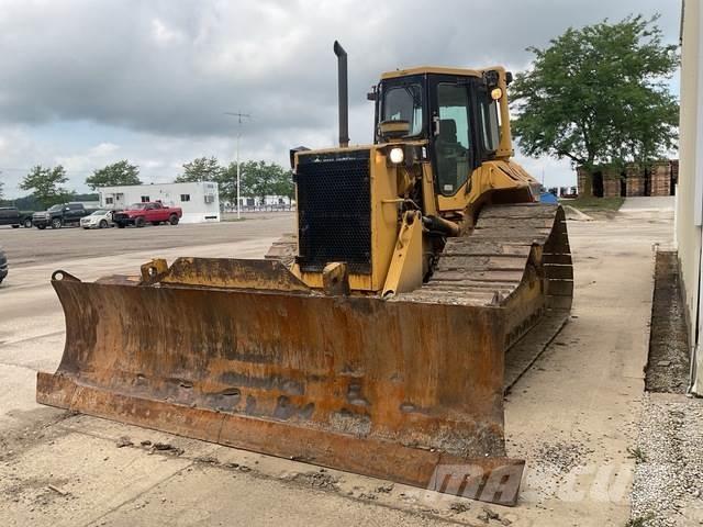 CAT D6 Kāpurķēžu buldozeri