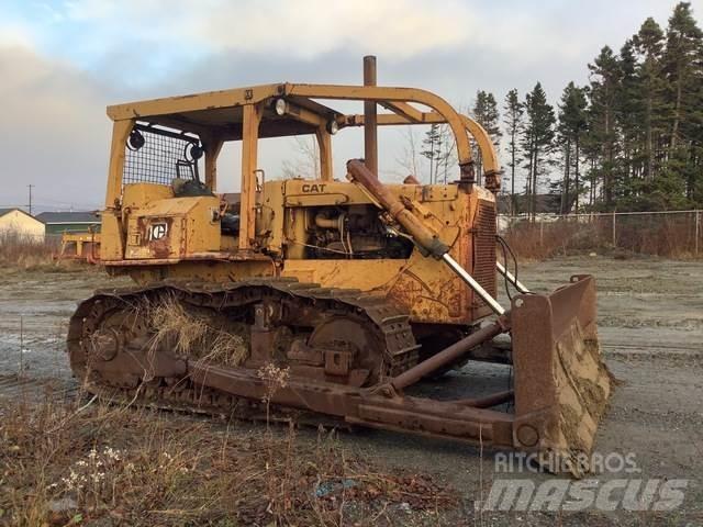 CAT D6D Kāpurķēžu buldozeri