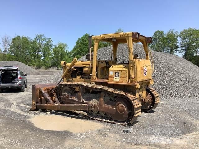 CAT D6D Kāpurķēžu buldozeri
