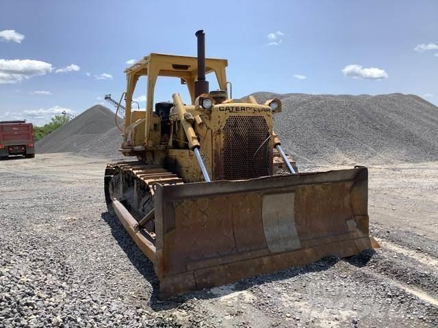 CAT D6D Kāpurķēžu buldozeri