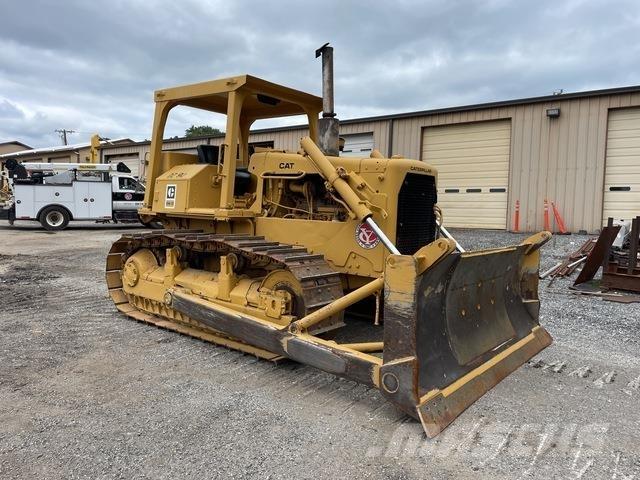 CAT D6D Kāpurķēžu buldozeri
