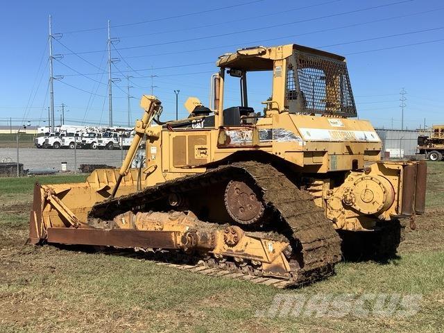 CAT D6R Kāpurķēžu buldozeri