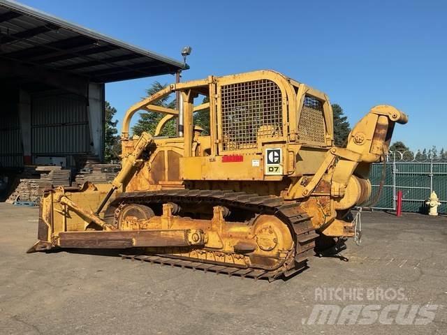 CAT D7 Kāpurķēžu buldozeri