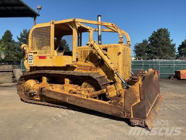 CAT D7 Kāpurķēžu buldozeri