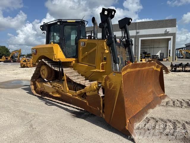 CAT D7 Kāpurķēžu buldozeri