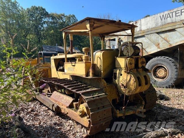 CAT D7 Kāpurķēžu buldozeri