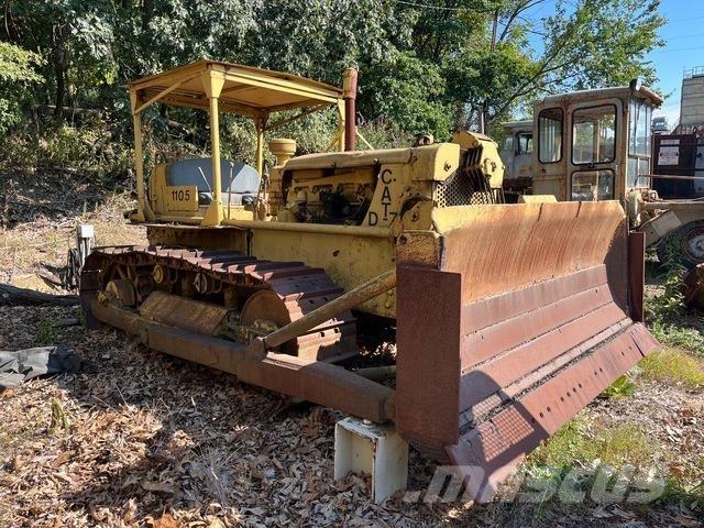 CAT D7 Kāpurķēžu buldozeri