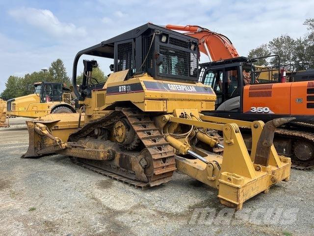 CAT D7R Kāpurķēžu buldozeri