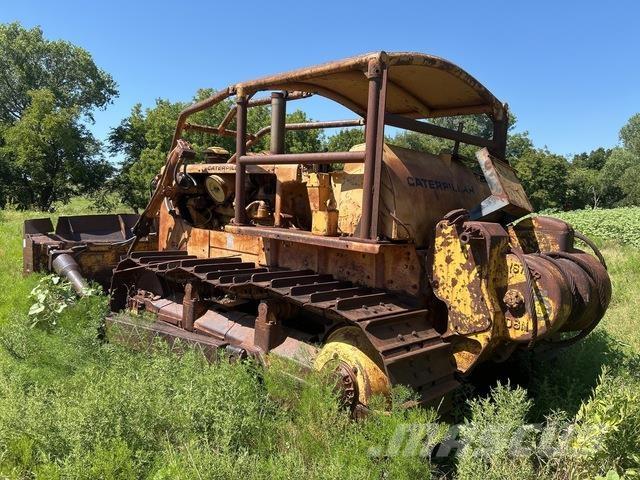 CAT D8H Kāpurķēžu buldozeri