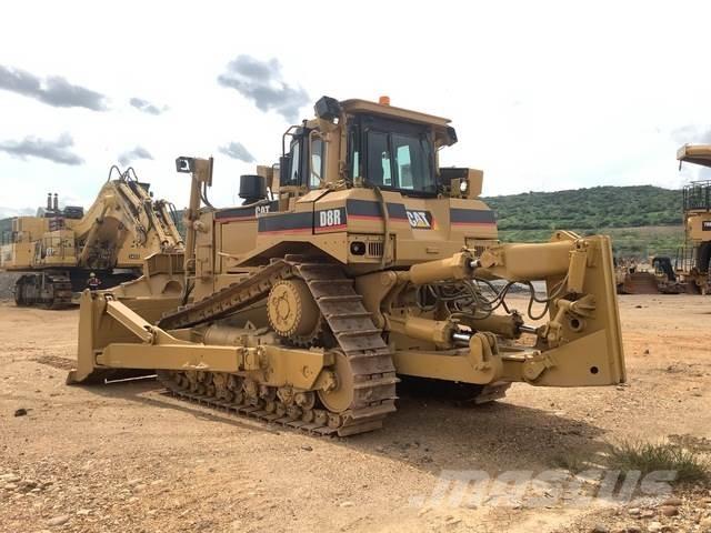 CAT D8R Kāpurķēžu buldozeri
