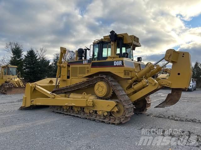 CAT D8R Kāpurķēžu buldozeri