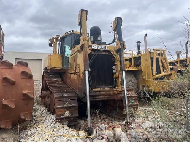 CAT D8R Kāpurķēžu buldozeri