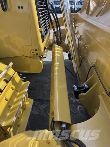 CAT D8T Kāpurķēžu buldozeri