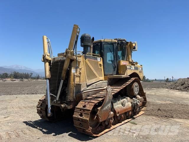 CAT D8T Kāpurķēžu buldozeri
