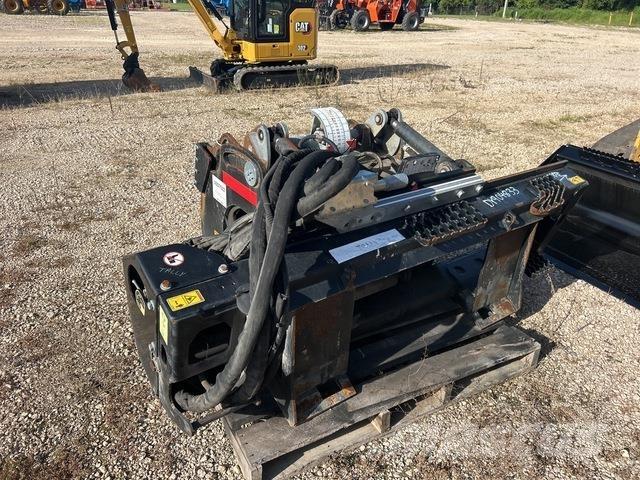 CAT PC306 Šļūces