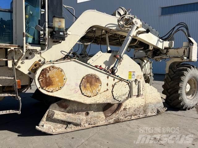 CAT RM500 Augsnes blīvētāji