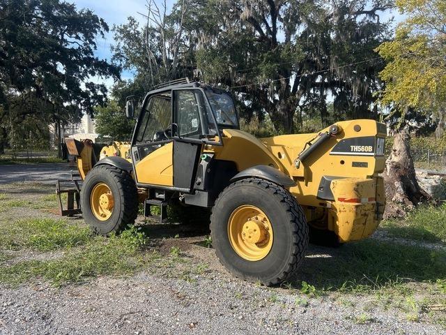 CAT TH560B Teleskopiskie manipulatori