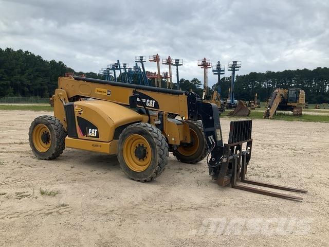 CAT TL642D Teleskopiskie manipulatori