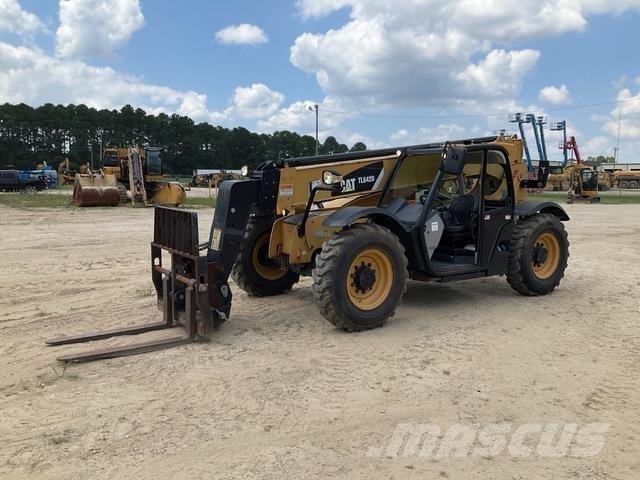 CAT TL642D Teleskopiskie manipulatori