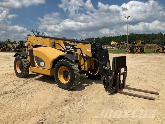 CAT TL642D Teleskopiskie manipulatori