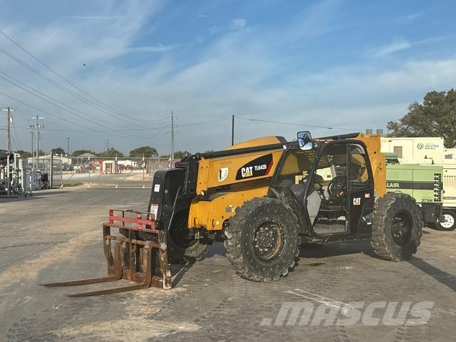 CAT TL642D Teleskopiskie manipulatori