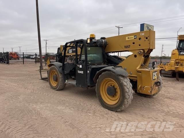 CAT TL943C Teleskopiskie manipulatori