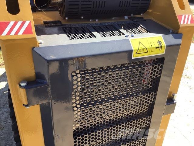 CFG KRW232 Lietoti riteņu kompaktiekrāvēji