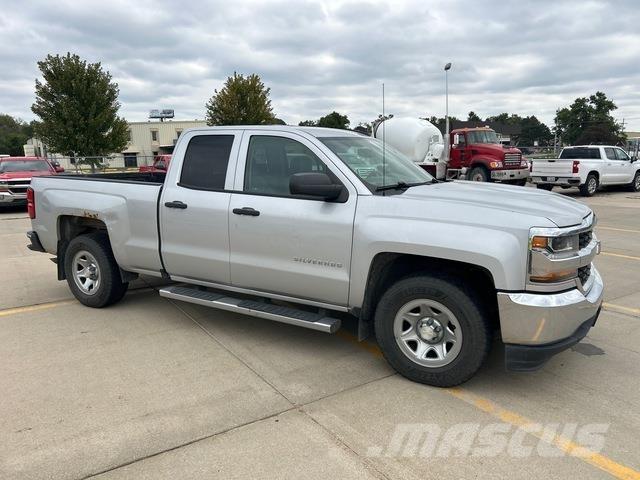 Chevrolet 1500 Vieglais kravas automobilis/izkraušana no sāniem