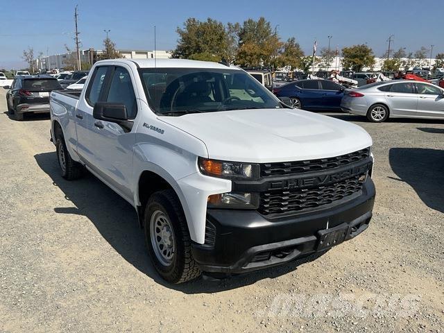 Chevrolet 1500 Vieglais kravas automobilis/izkraušana no sāniem