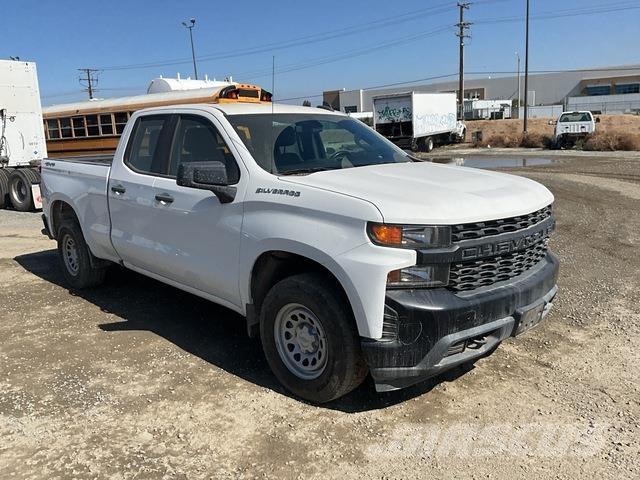 Chevrolet 1500 Vieglais kravas automobilis/izkraušana no sāniem