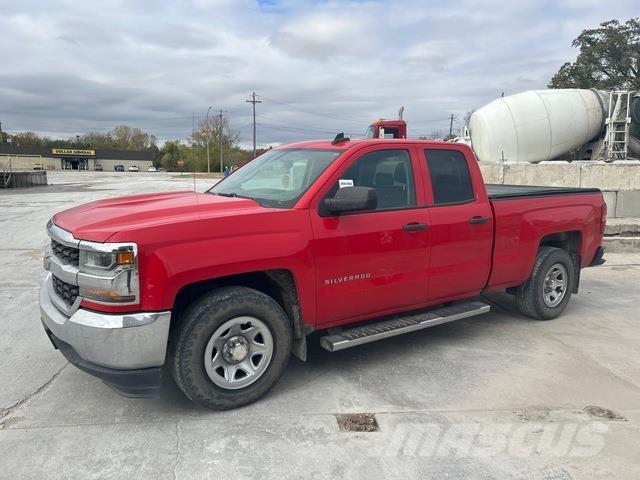 Chevrolet 1500 Vieglais kravas automobilis/izkraušana no sāniem