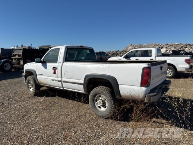Chevrolet 2500 Vieglais kravas automobilis/izkraušana no sāniem