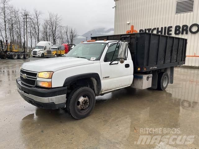 Chevrolet 3500 Platformas/izkraušana no sāniem