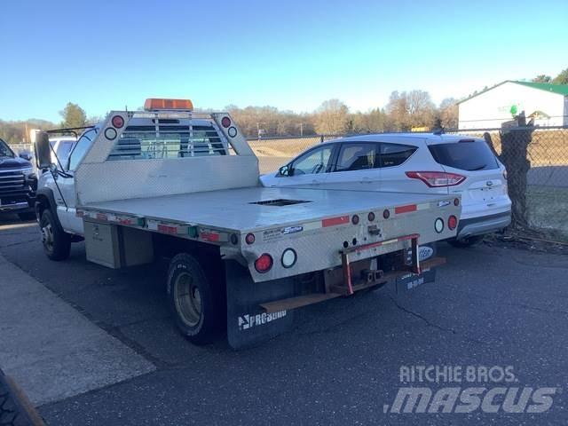 Chevrolet 3500 Platformas/izkraušana no sāniem
